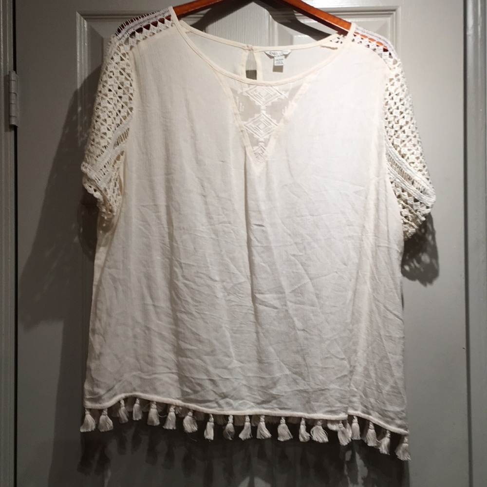 Women’s Size 18-20W Cato Cream Tassel Shirt